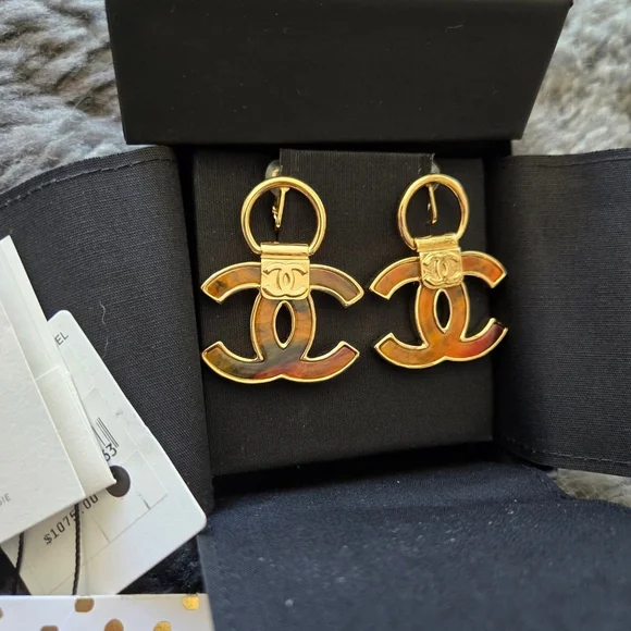 CHANEL Earrings. - Picture 2 of 7